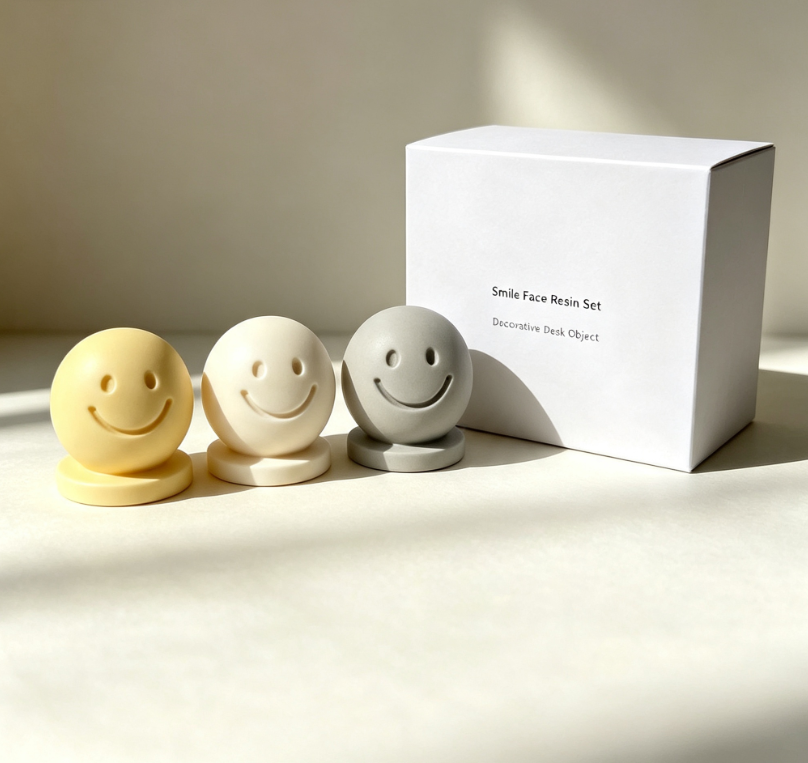 Smiley Face Round Resin Decor Set